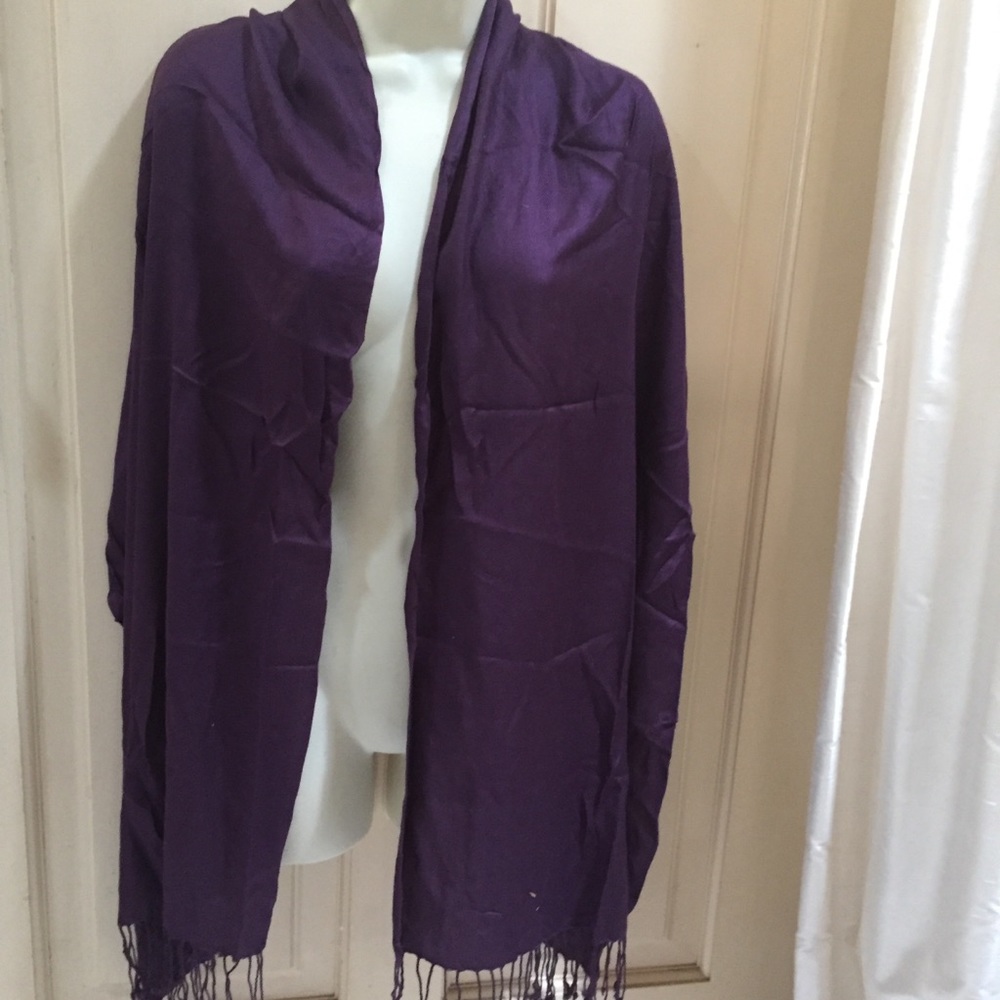 Elegant Deep Purple Scarf - Picture 3 of 8